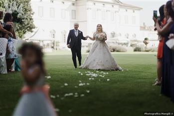 Ingresso di una sposa insieme a suò papà presso Villa Zanchi in Stezzano (BG)