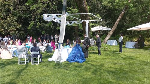 Sposa con abito blu
